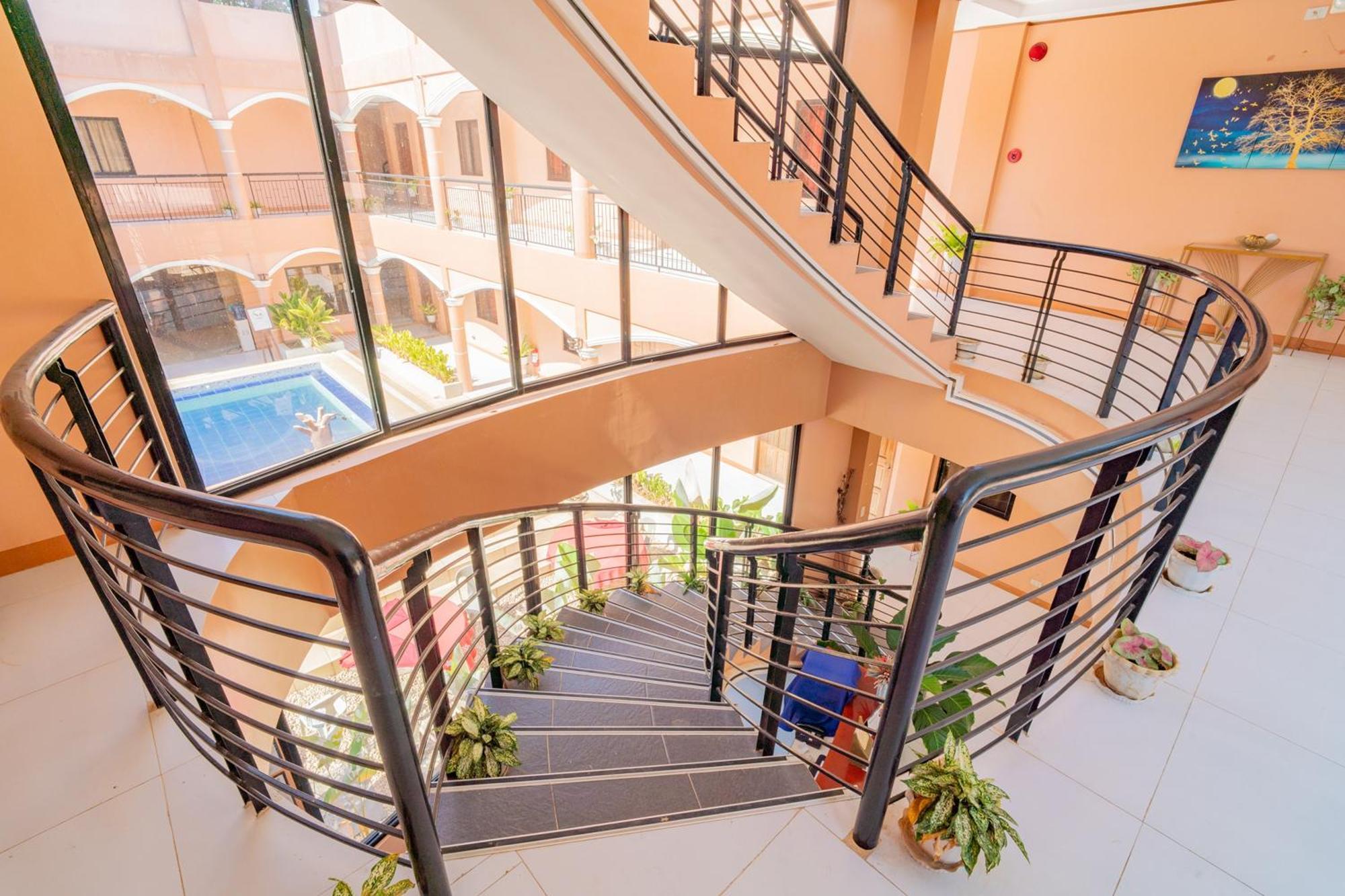 Dinah'S Tourist Inn بويرتو برينسيسا المظهر الخارجي الصورة